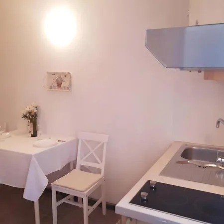 Apartment House Kate Budget *